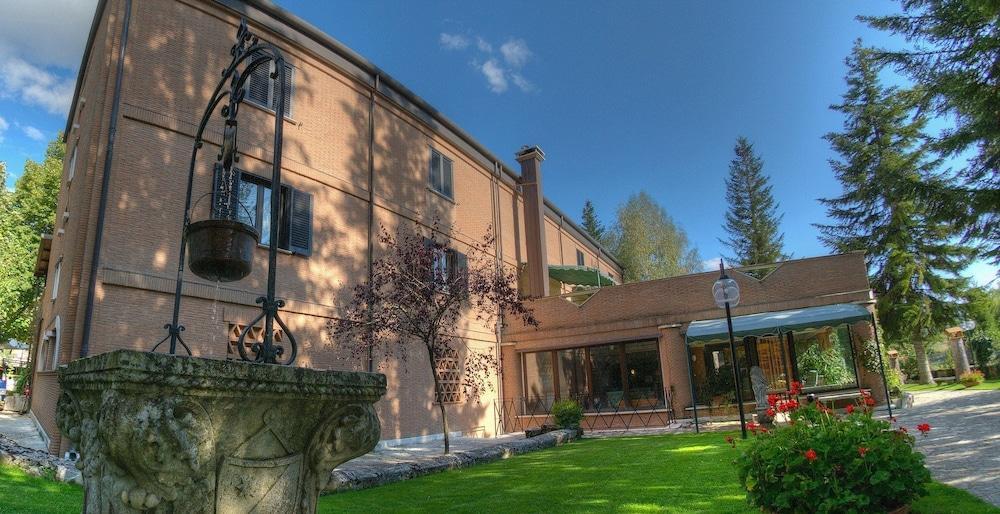 Lh Albergo Il Picchio Pescasseroli Luaran gambar